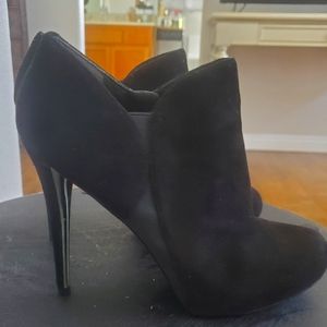 GUESS BY MARCIANO boots